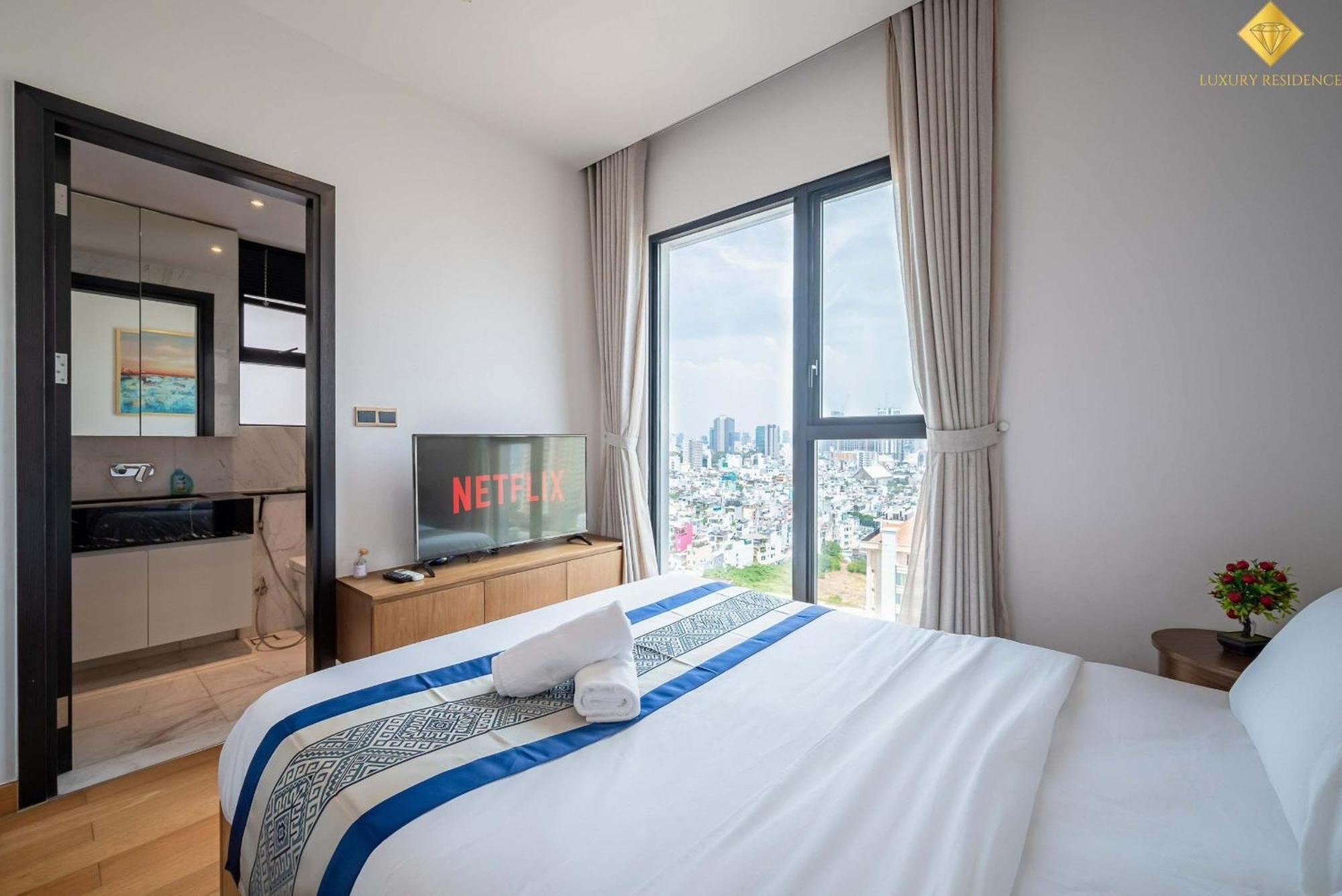 D1Mension Riverside - Angia Hospitality Хошимин Экстерьер фото